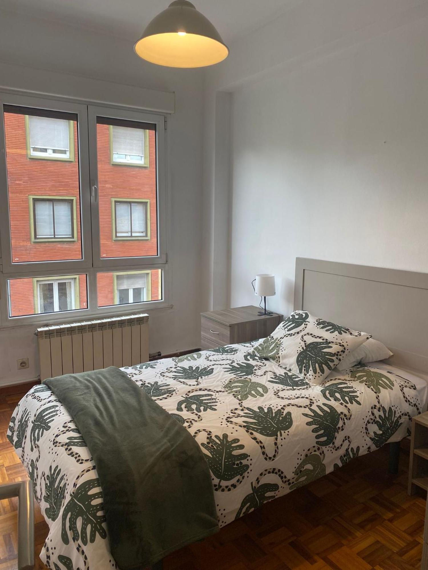 Apartamento Buenavista En Овиедо Екстериор снимка